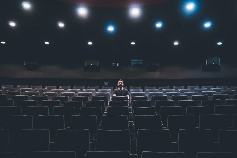 How assignment writing services can help you write a cinema description